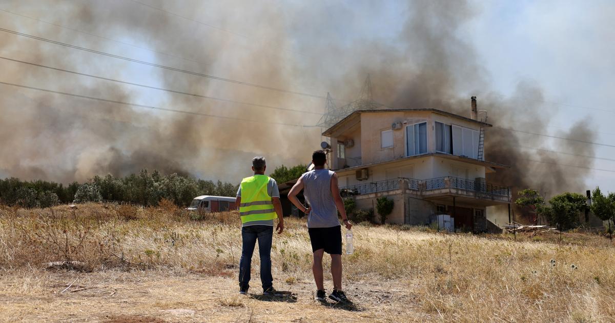 Brand nabij Athene, evacuatiebevelen in kustgebieden
