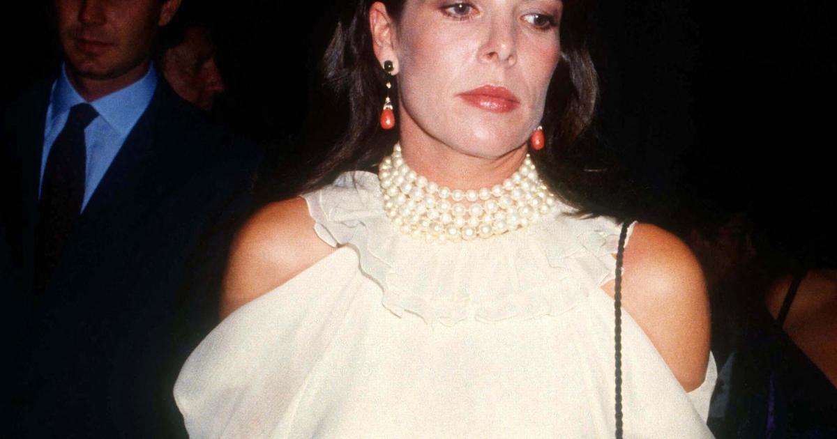 Plongée dans les silhouettes vintage de Caroline de Monaco, icône de