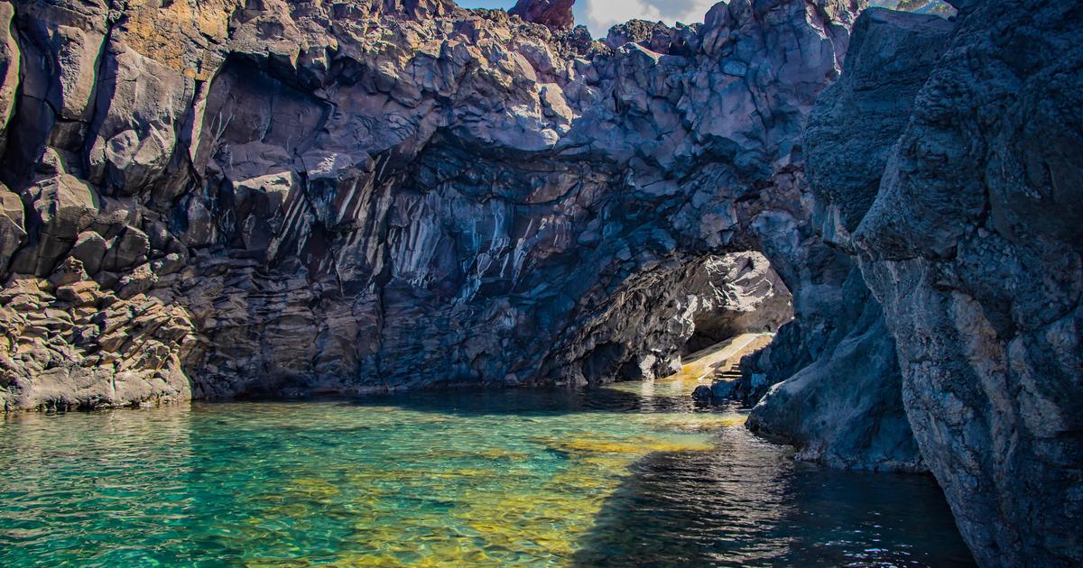 Piscinas naturais, enseadas, praias… Quais são os locais mais bonitos para nadar na Madeira?