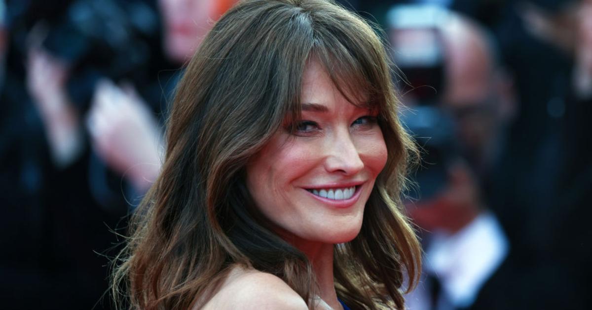 Platinum hair and a surfer necklace… Carla Bruni turns Nicolas Sarkozy and his sons into Kenny on Instagram