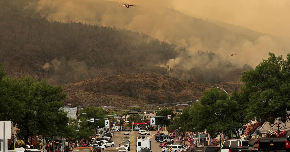 Un incendio obliga a evacuar la ciudad más importante del Extremo Norte