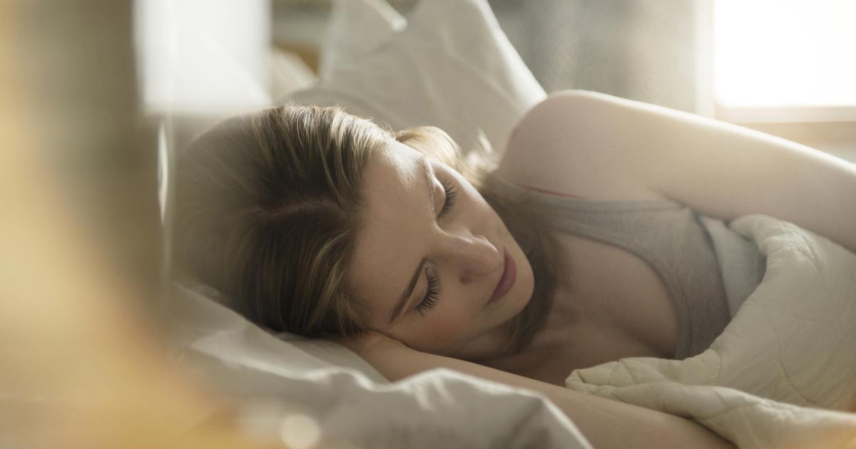 Les bons gestes pour s'endormir quand il fait chaud