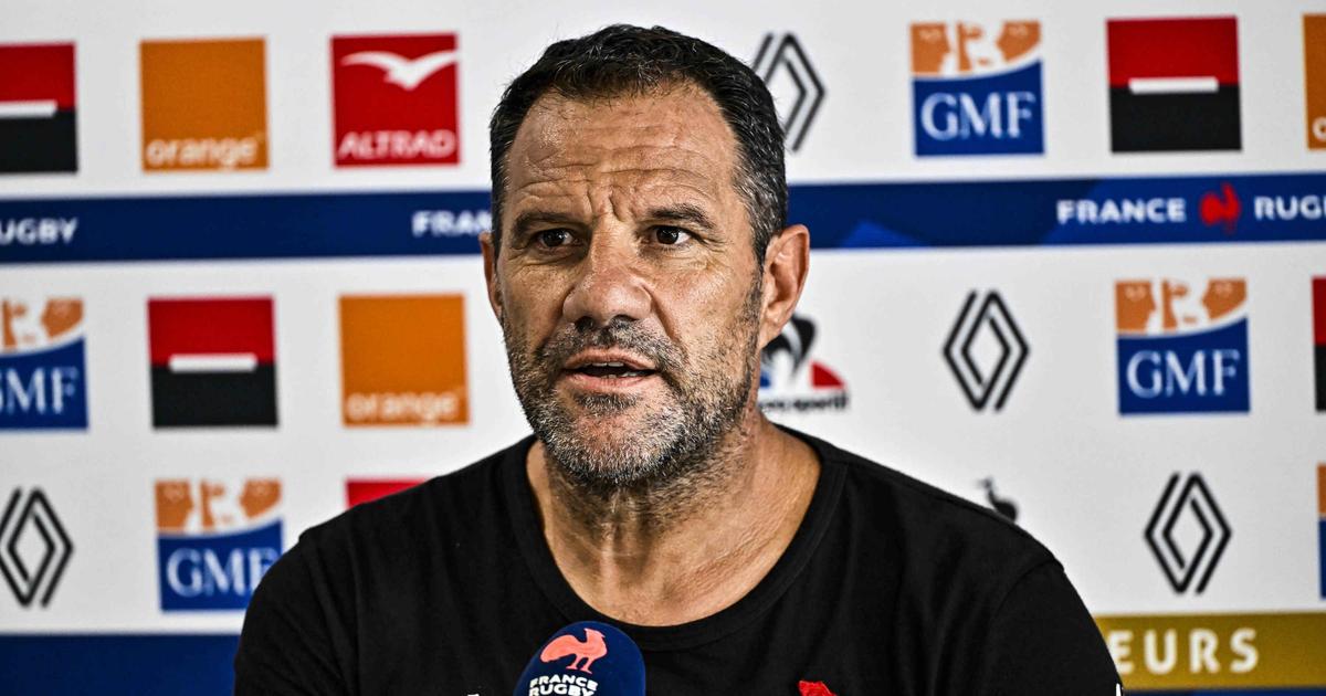Attacking Coach of XV of France Stands in Support of Bastien Chalureau at Press Conference