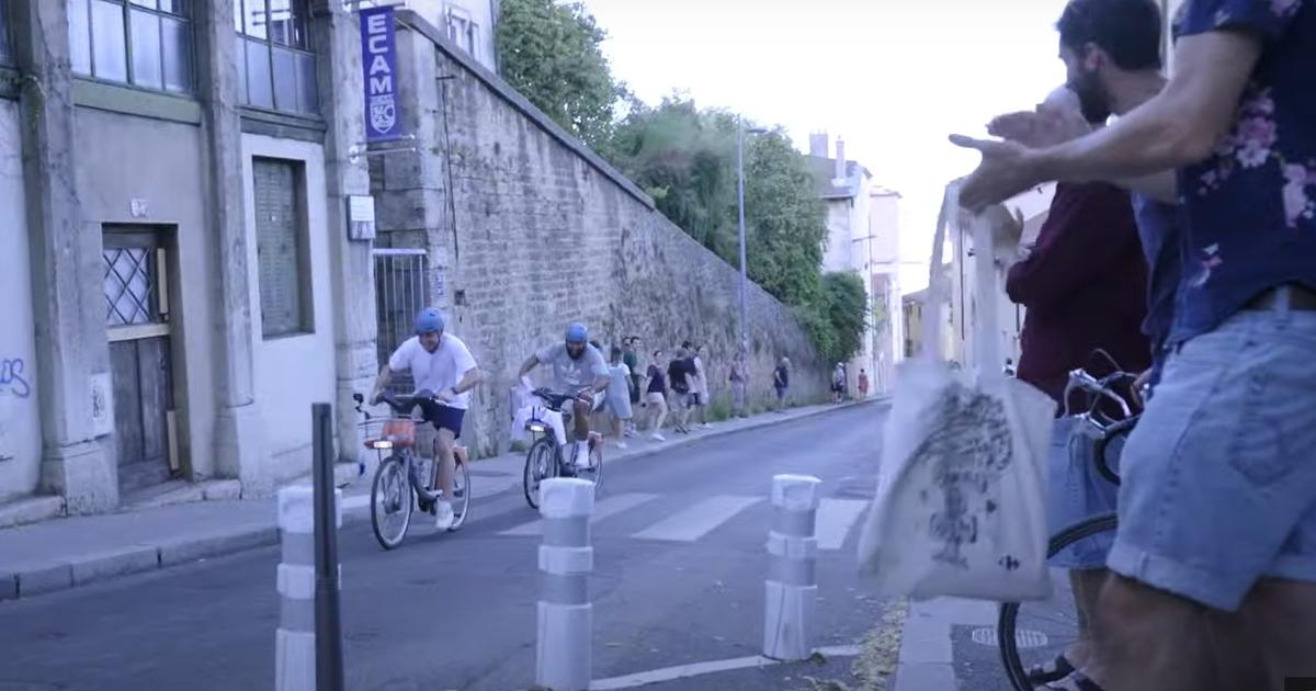 In Lyon, two all-blacks on self-service bicycles were seen climbing Fourvières Hill