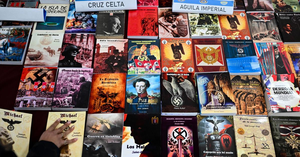 Policía argentina confisca más de 200 publicaciones adoctrinantes sobre el nazismo