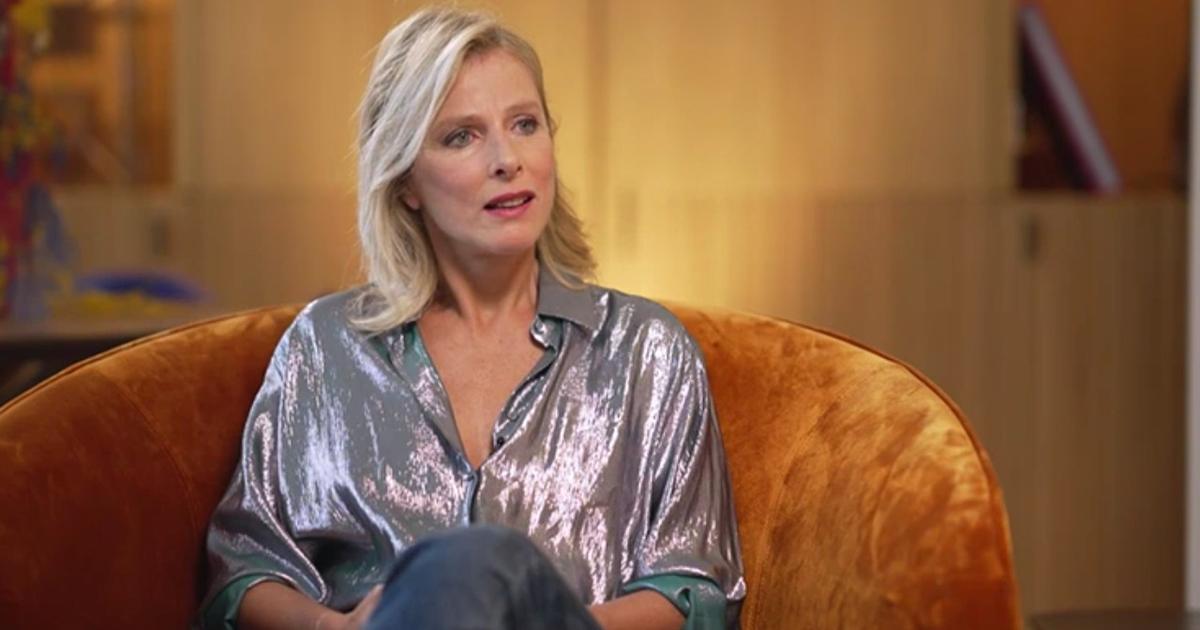 «L'avantage d'avoir été abandonnée, c'est que je n'ai pas eu des parents à qui j'ai voulu plaire» : Karin Viard revient sur son enfance dans «50’Inside»