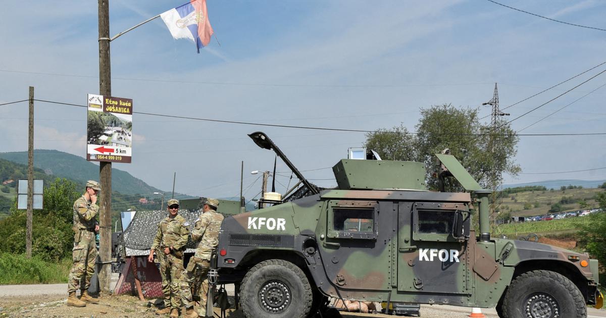 Bij een aanval in Kosovo werd een politieagent gedood en een ander gewond