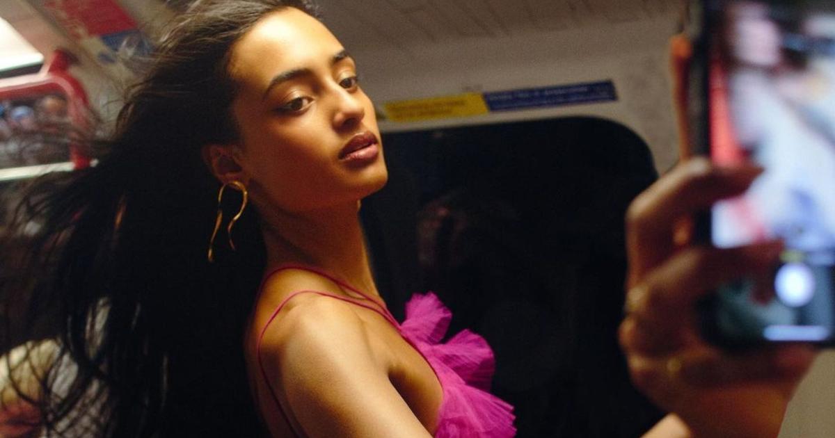 Dancing on the subway, the new trend on the rise on TikTok
