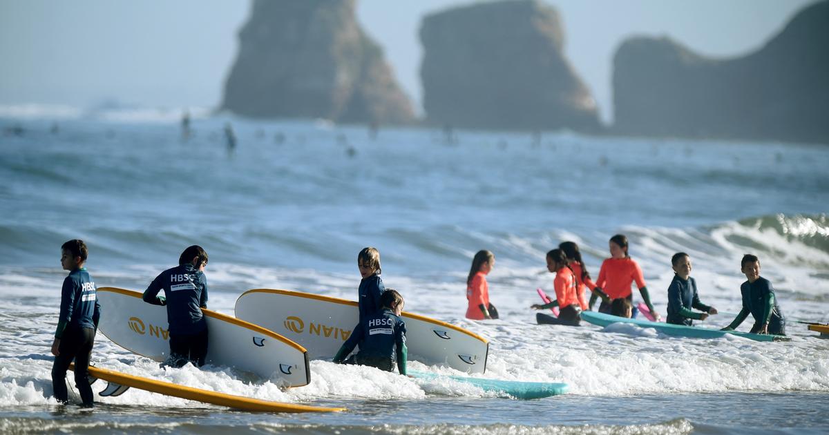 À Biarritz, 40 surfeurs piégés par la marée ont été tirés de l’eau par les sauveteurs