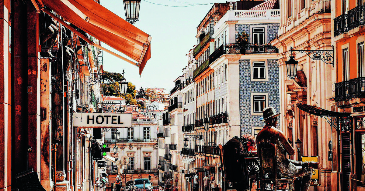 Lisbon, the city that pays homage to Fernando Pessoa, the greatest