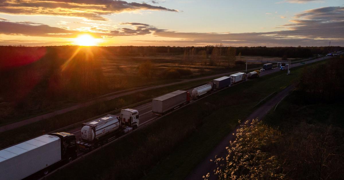 Granica Ukrainy zamknięta przez polskich kierowców ciężarówek potępiających „nieuczciwą konkurencję”