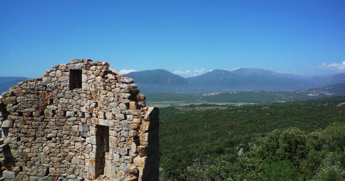 Villages abandonnés : 4 randonnées à la découverte de la Corse d’autrefois
