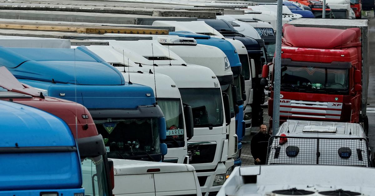 Kontrakt na transport pustych ciężarówek z Ukrainy