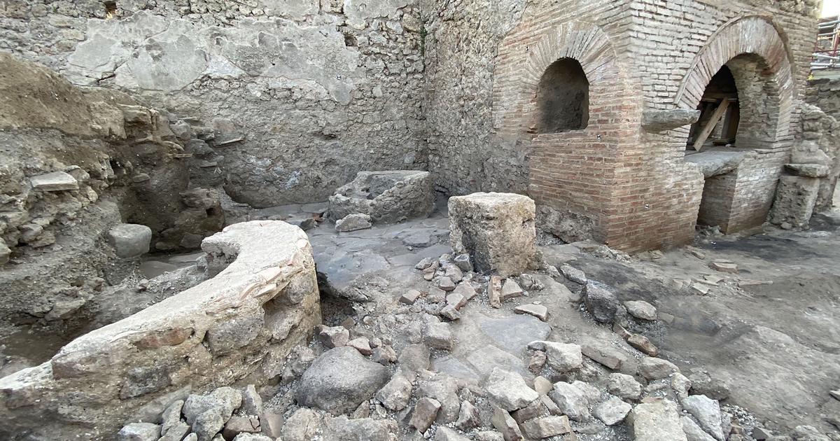A “prison bakery”, which employed slaves, found in Pompeii