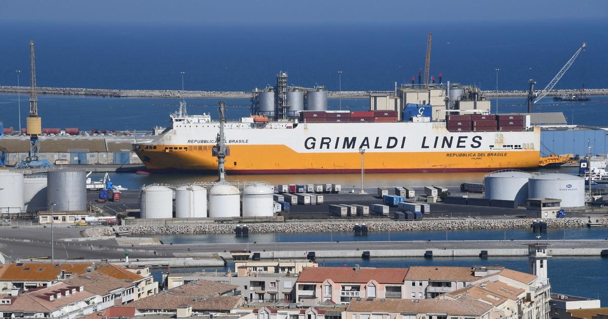 Tra la Corsica e l’Italia, una nave mercantile ha perso in mare 28.000 litri di acido solforico.