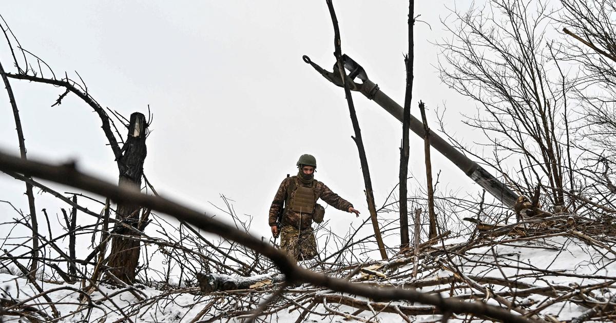 Russian Strikes in Ukraine Cause Civilian Casualties and Village Evacuations