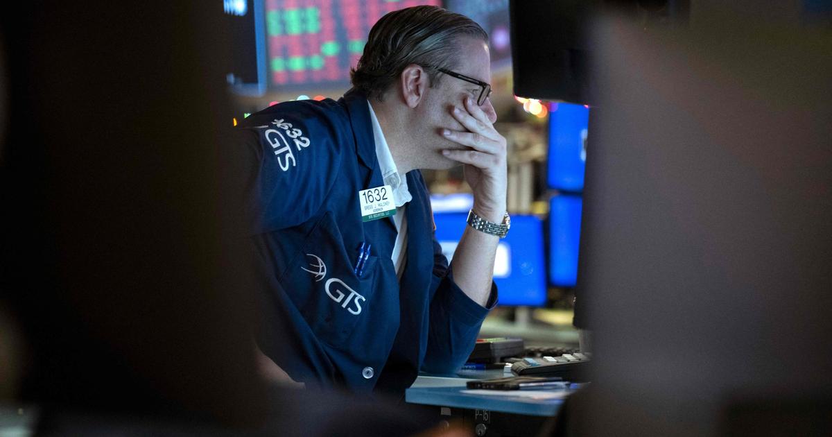 Wall street débute dans le rouge, les taux obligataires grimpent