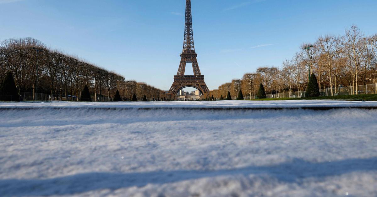 information about la tour eiffel in french language