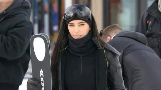 Kim Kardashian Channels Victoria Beckham’s Ski Style in Aspen