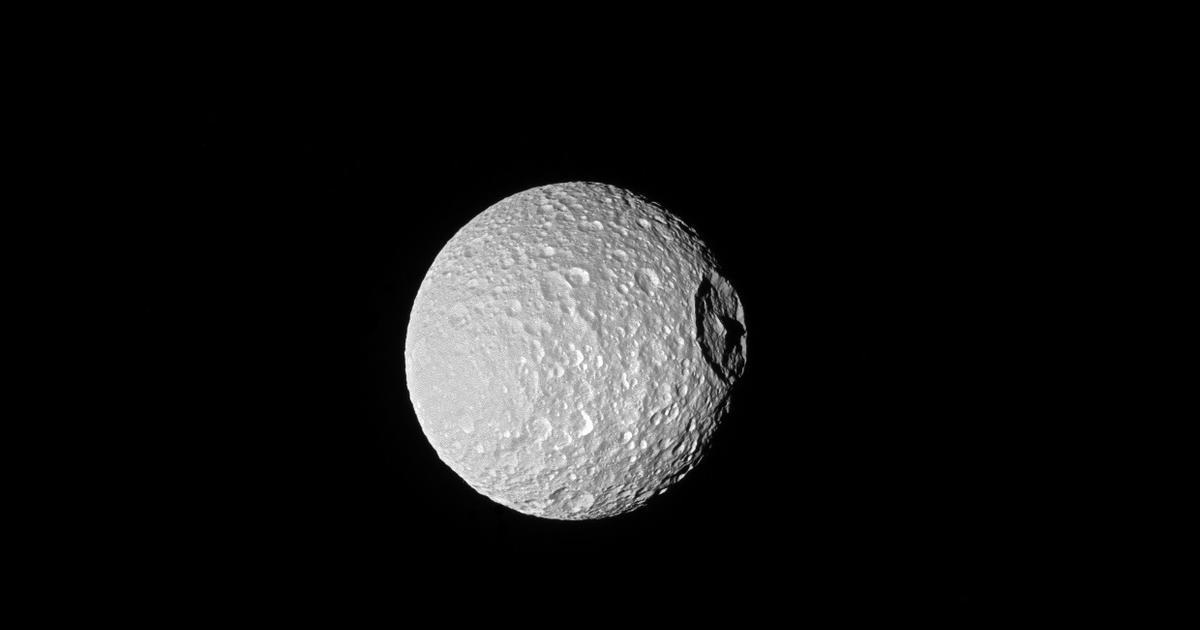 太陽系の「黒い星」にある驚きの海