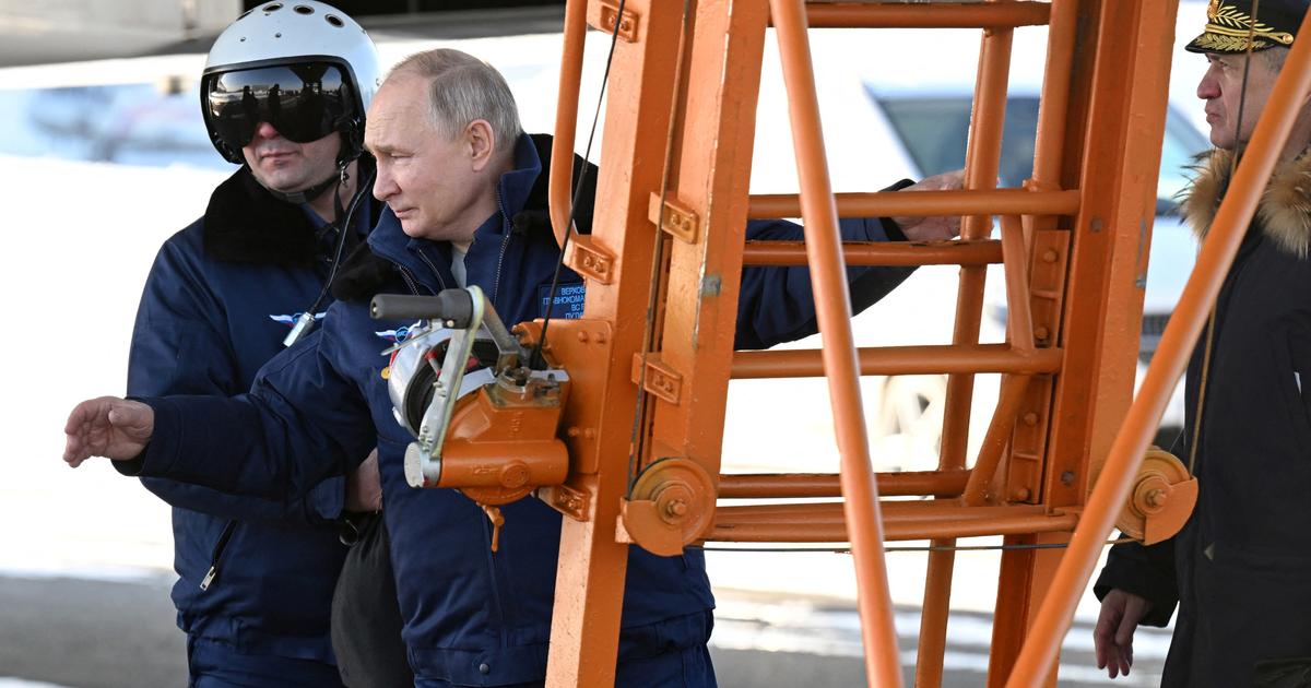 Poutine vole à bord d’un bombardier stratégique Tupolev porteur de l’armée nucléaire