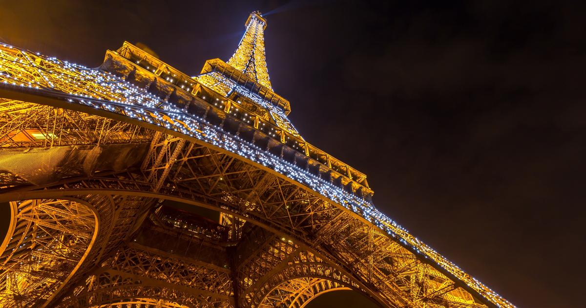 three employees working on the Eiffel Tower stuck in an elevator in the middle of the night