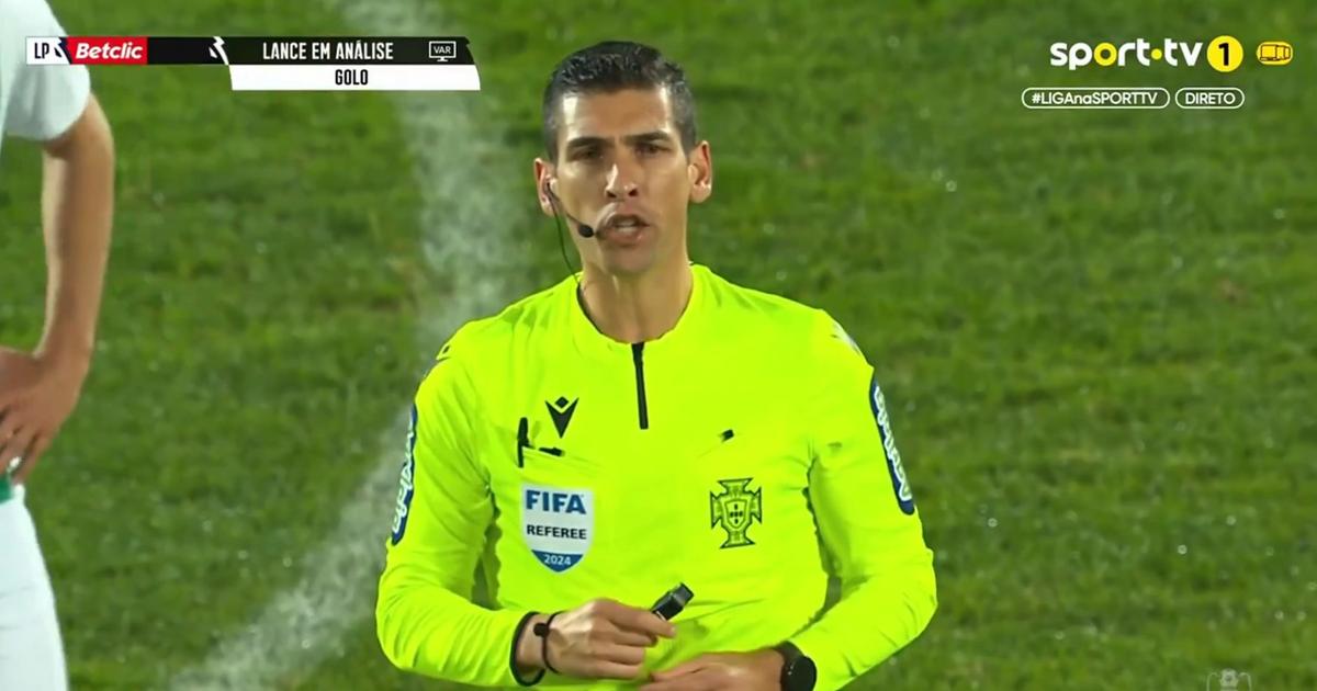 Video: A historic moment in Portugal. A referee explains via microphone his decision to disallow a goal across the field