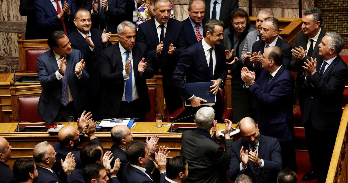 I deputati respingono la mozione di censura diretta contro il governo Mitsotakis