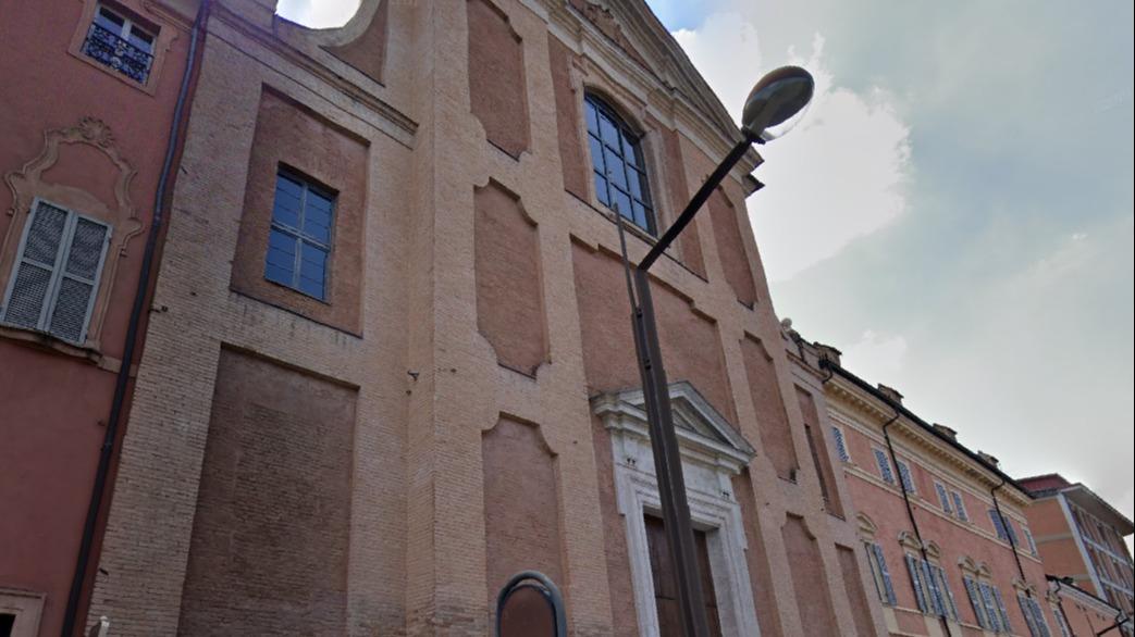 An Italian artist stabbed in a church in Carpi amid controversy with traditionalists