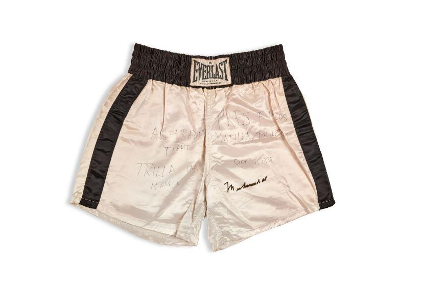 [HIGHLIGHTS] Boxing: the shorts worn by Mohamed Ali from the legendary ...