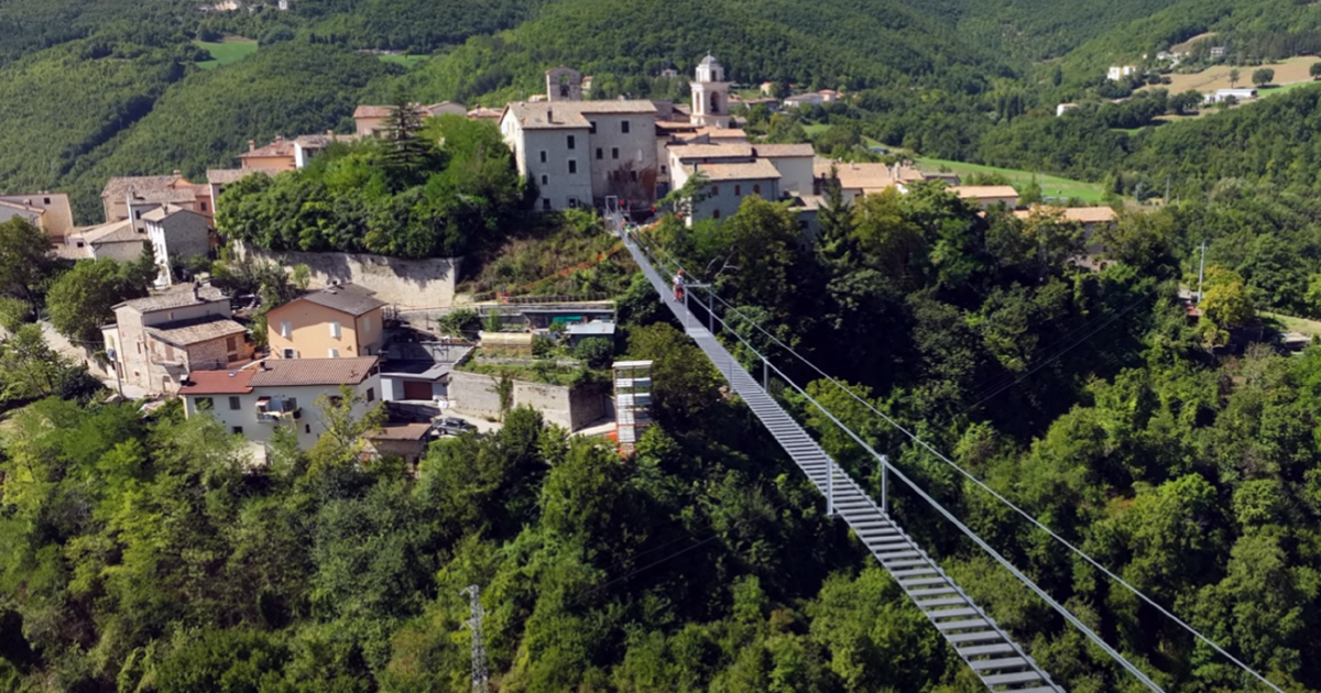 In Italia il plus haut pont suspendu d'Europe a ouvert au public