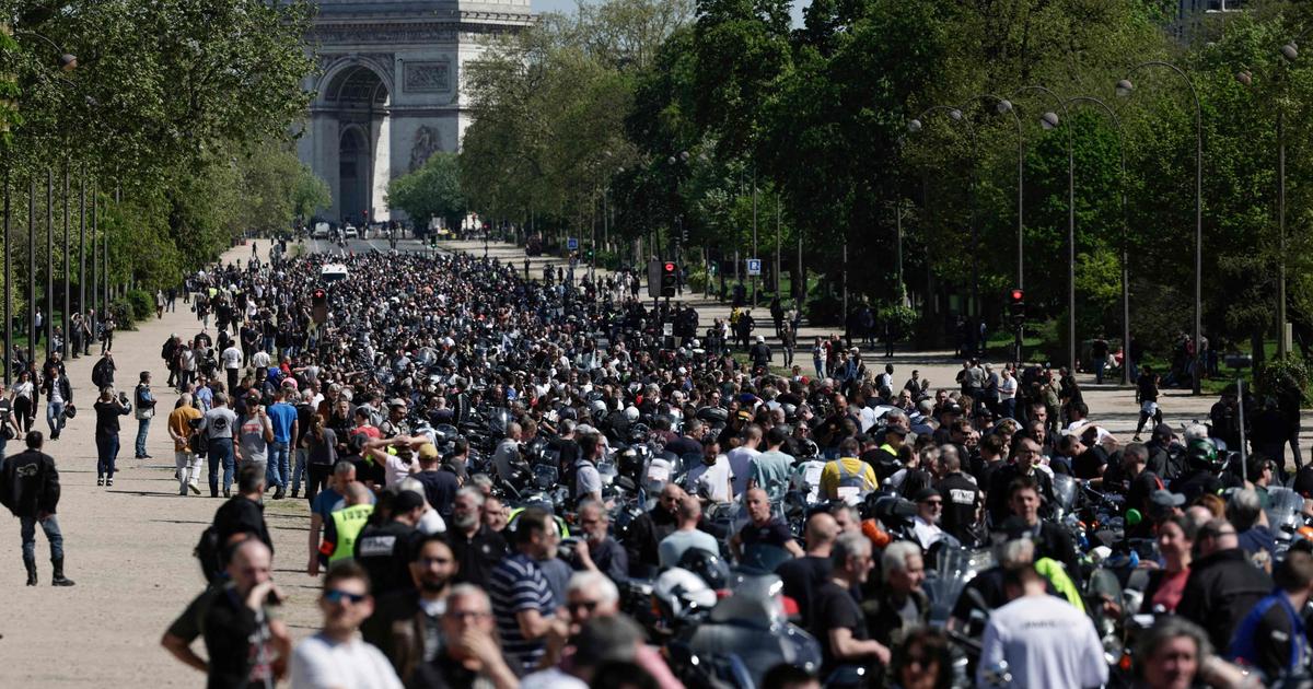 Tens of thousands of bikers marched on Saturday against compulsory technical inspection