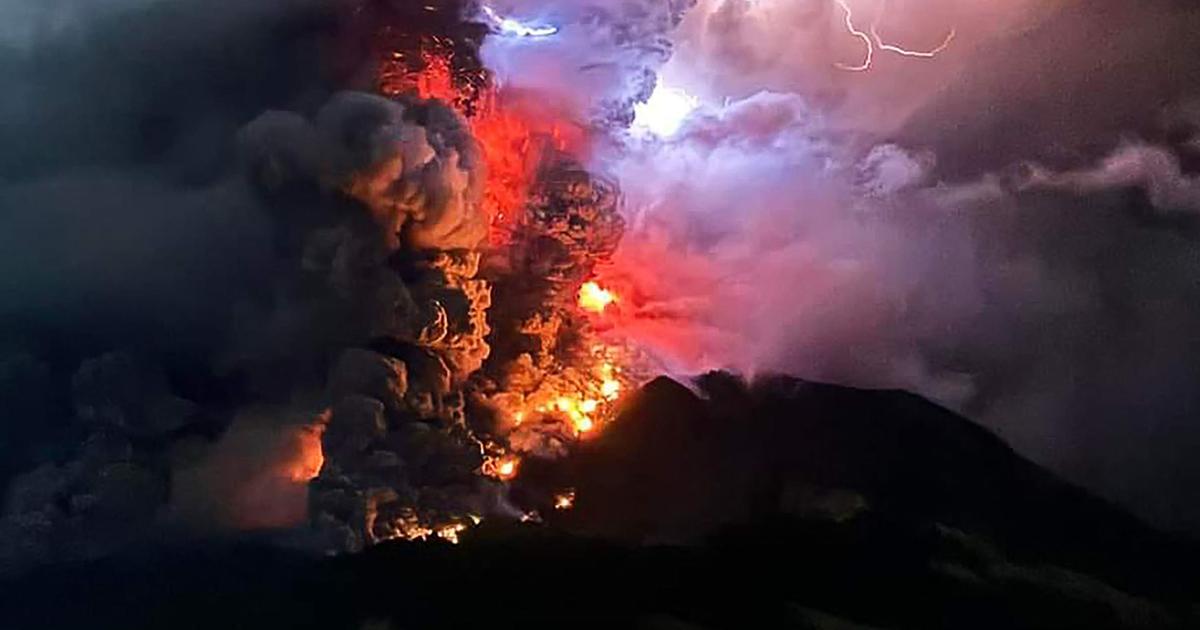 Indon sie L ruption Spectaculaire D un Volcan Entra ne La Fermeture D indon-sie-l-ruption-spectaculaire-d-un-volcan-entra-ne-la-fermeture-d