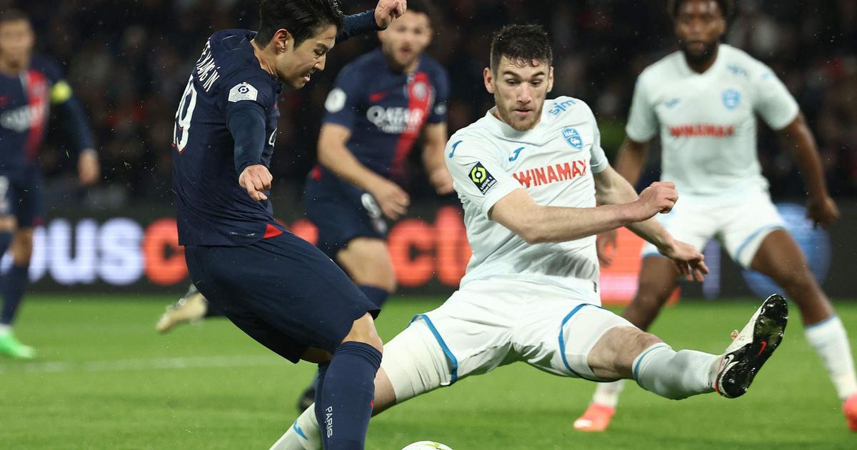 Regarder la vidéo Ligue 1 : Le PSG accroché par Le Havre avant Dortmund, le titre attendra