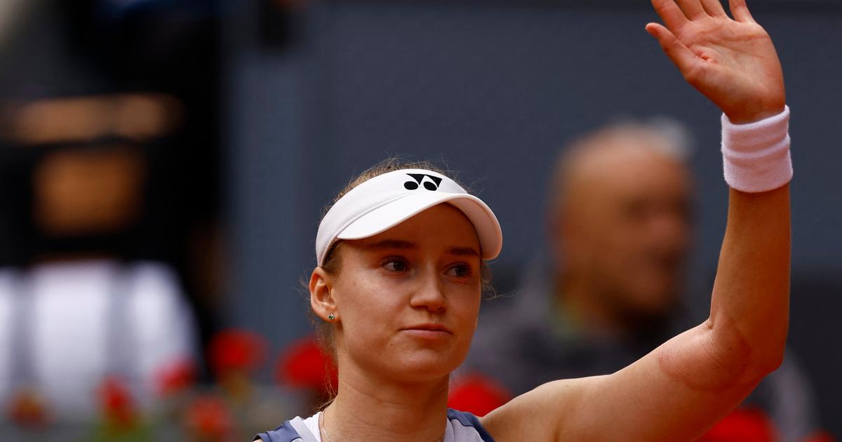 Regarder la vidéo Tennis : Rybakina sauve deux balles de match et renverse Putintseva à Madrid