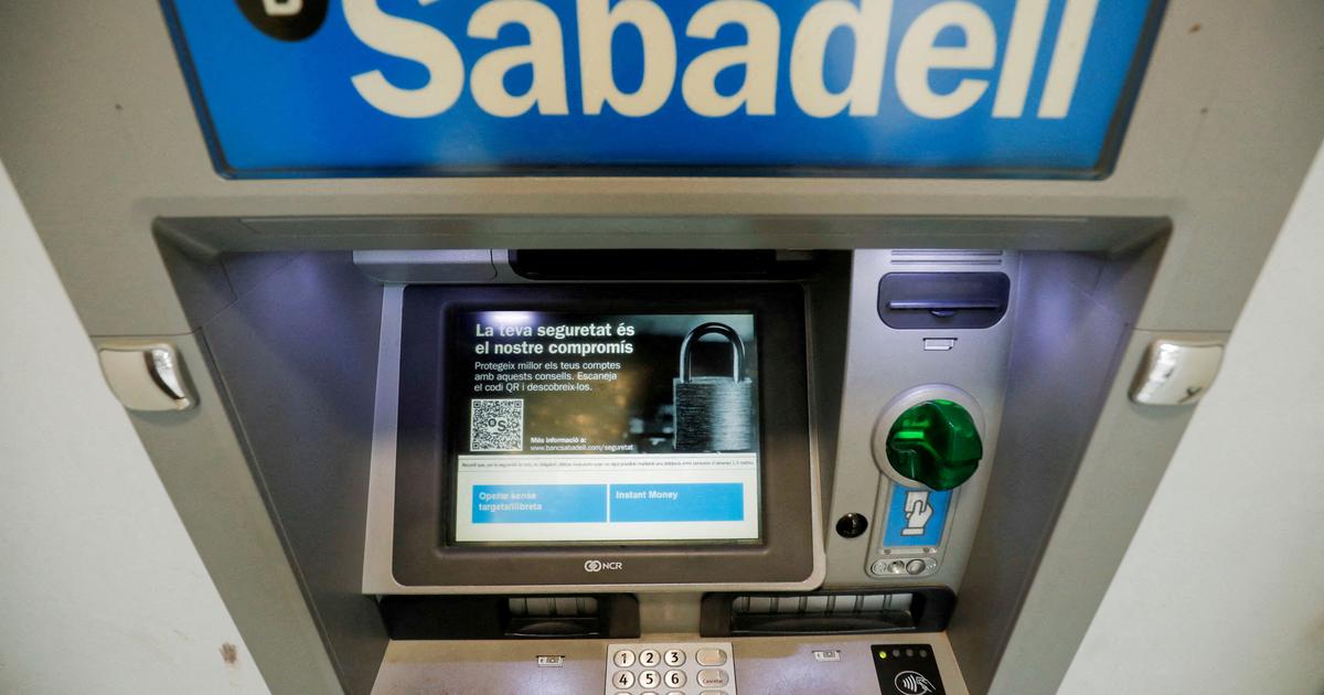 Regarder la vidéo Espagne: la banque BBVA annonce une OPA hostile sur sa concurrente Sabadell