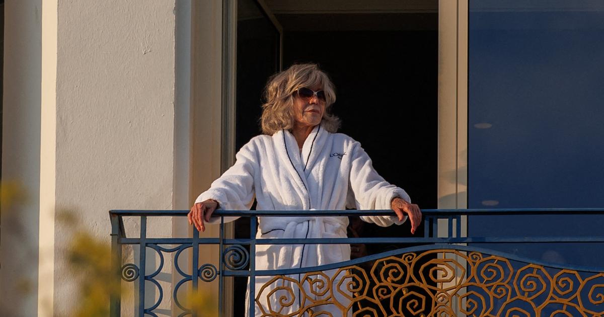 86-Yr-Previous Jane Fonda Takes a Enjoyable Second at Cannes Martinez Lodge