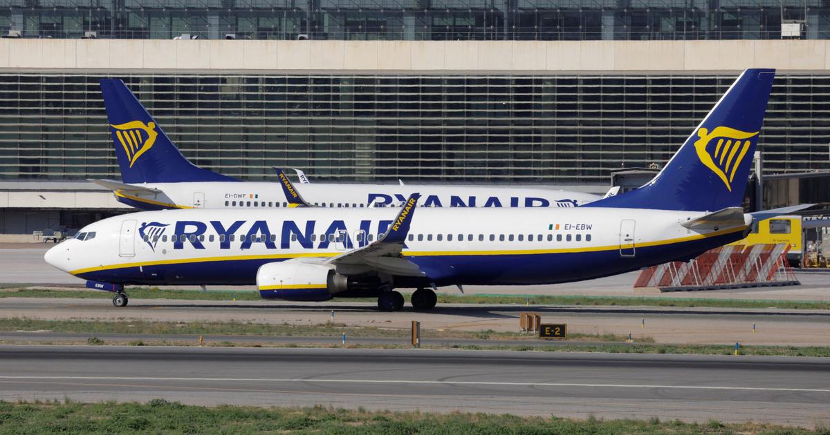 Ryanair is closing its Bordeaux airport base