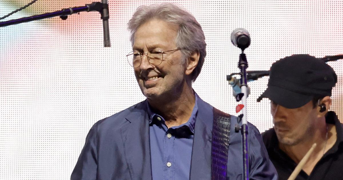 Regarder la vidéo Eric Clapton étincelant à Paris
