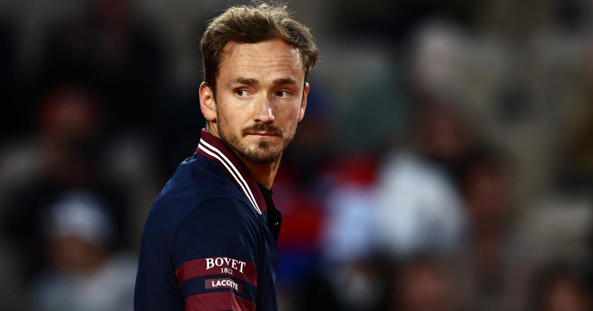 Regarder la vidéo Roland-Garros : Medvedev perd un set mais vient à bout de Koepfer