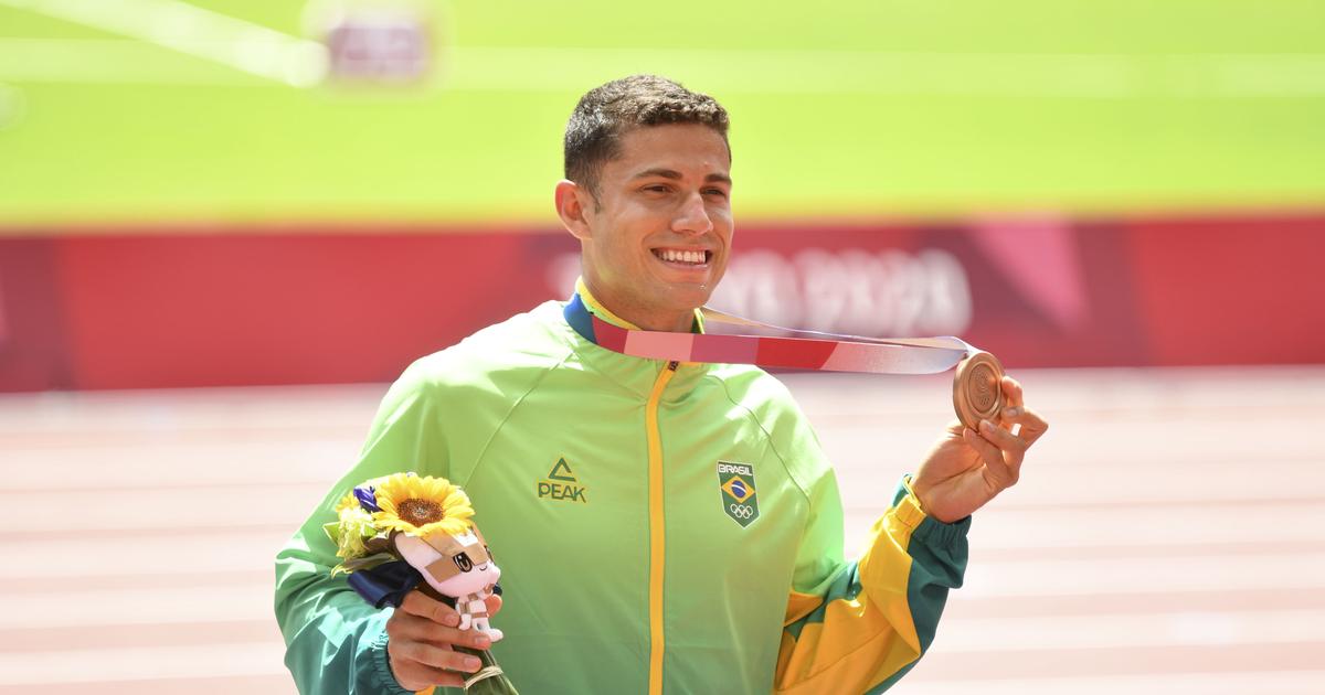 Regarder la vidéo Athlé : champion olympique à Rio, le perchiste Thiago Braz suspendu 16 mois pour dopage
