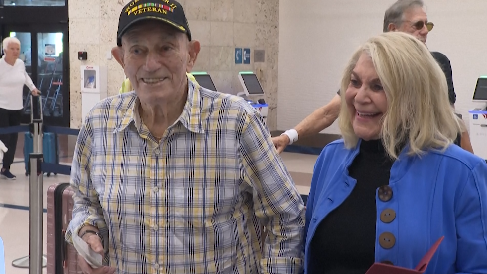 Regarder la vidéo 80 ans après le Débarquement, un vétéran américain centenaire s’apprête à se marier en Normandie