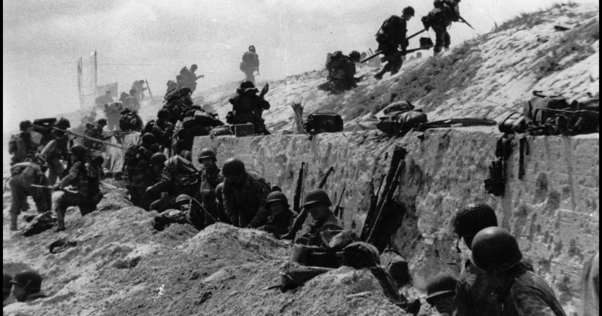 Regarder la vidéo EN DIRECT - D-Day: le 6 juin 1944 à 7h30, les Britanniques après les Américains débarquent en Normandie. Revivez en temps réel le Jour le plus long