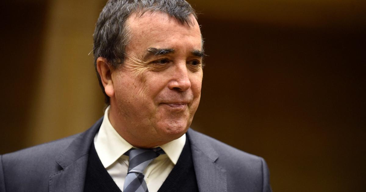 財政的に窮地に陥ったアルノー・ラガルデールは、保有株の4分の1をヴァンサン・ボロレに売却した。