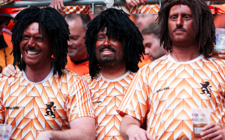 Regarder la vidéo Euro 2024: déguisés en Ruud Gullit, certains supporters des Pays-Bas accusés de «blackface» et de «racisme»