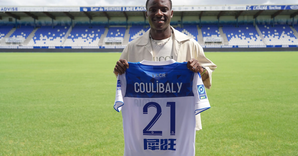 Regarder la vidéo Mercato : Auxerre signe Lasso Coulibaly (officiel)