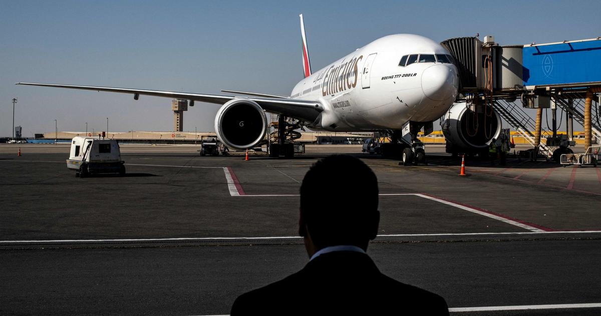 Un Boeing 777 fa virata all’aeroporto di Amsterdam dopo il decollo