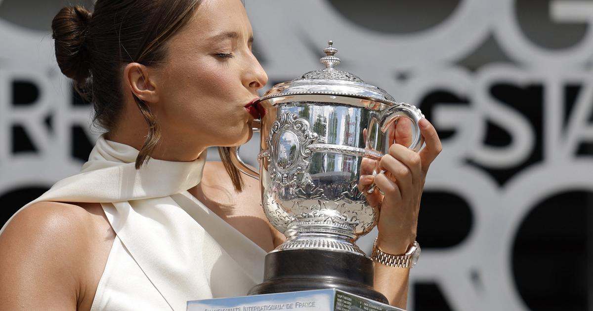 Regarder la vidéo Tennis : Swiatek conserve sa couronne au sommet du classement WTA