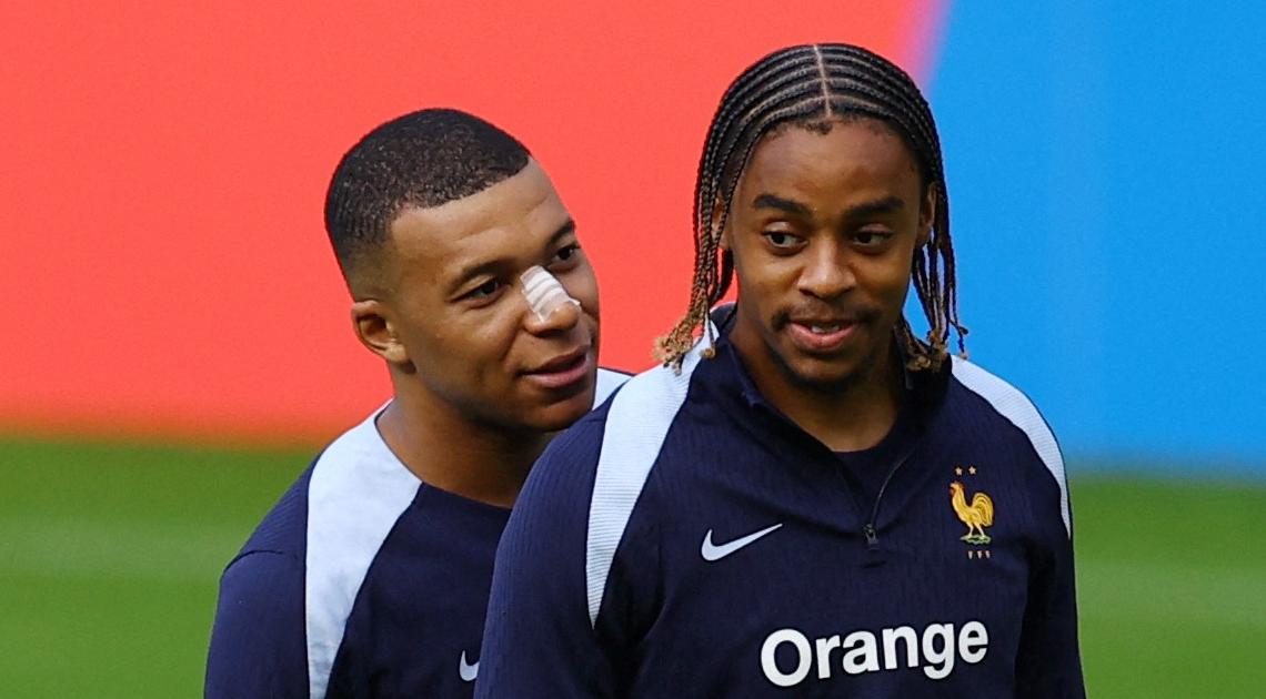 Mbappe w ciąży, Barkola też, Griezmann na ławce rezerwowych