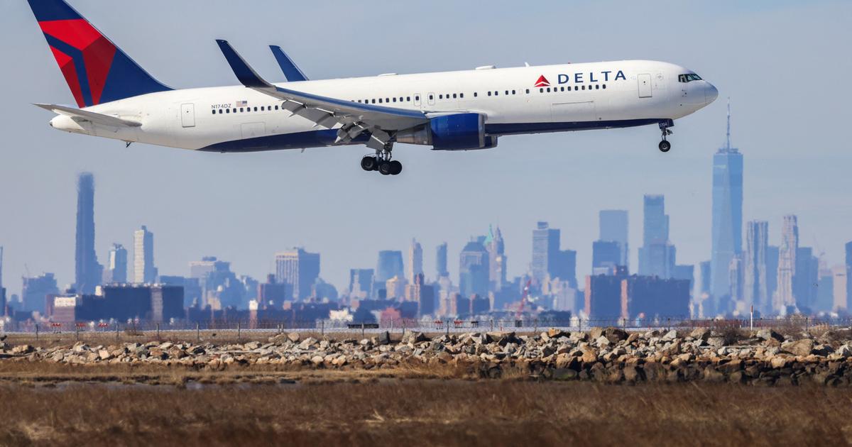 Airplane made to land in New York after meals poisoning linked to its meals trays